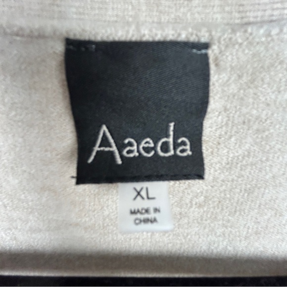 Aaeda Neutral Floral Embroidered Button Front Cardigan Sweater XL Cream - Picture 5 of 13